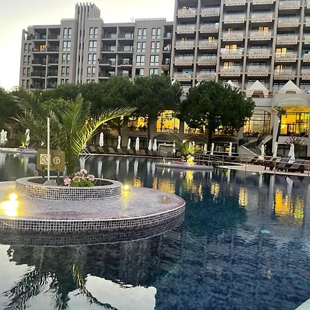 Royal Beach Nice View Appartement